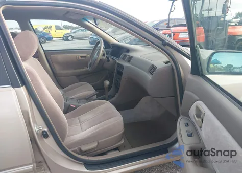 1998 Toyota Camry Le V6 z USA, uszkodzony, nr VIN 4T1BF22K4WU062144